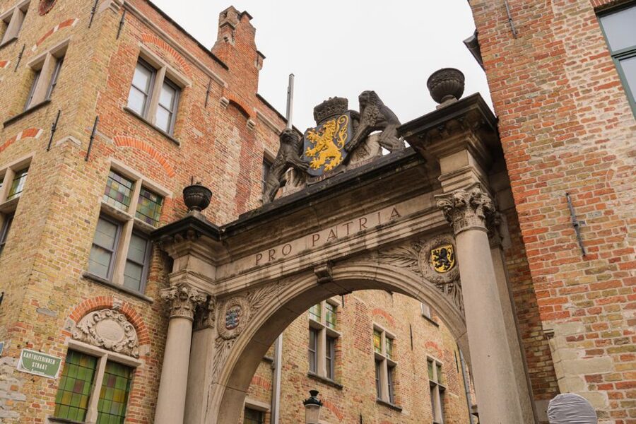 From Paris: Bruges Guided Tour with Hotel Pickup - Bruges From Paris With Hotel Pickup: The Real Meaning of the 4-Hour Ride