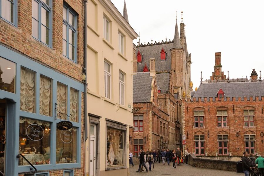 From Paris: Bruges Guided Tour with Hotel Pickup - Crossing Into West Flanders: Why Bruges Feels Like Another World