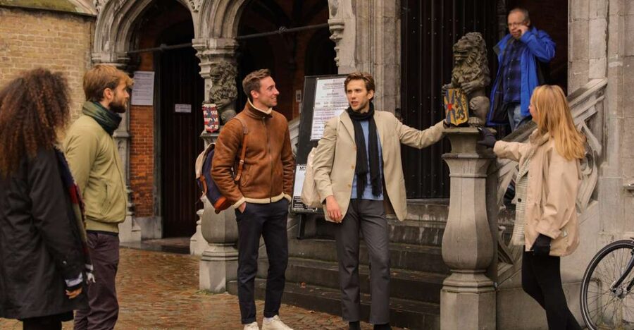 From Paris: Bruges Guided Tour with Hotel Pickup - Visitor Center Timing and the End Drop-Off in Central Paris