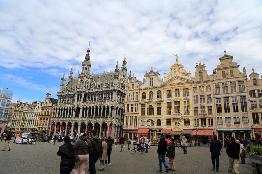 From Paris: Day Trip to the Enchanting Brussels and Bruges - Brussels first: Grand Place, Royal Galleries, and the fast Belgian intro