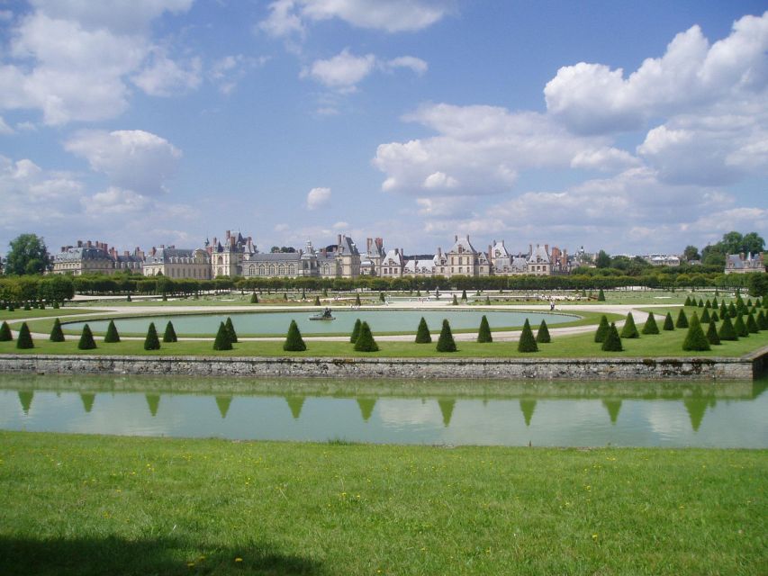From Paris: Fontainebleau & Vaux-le-Vicomte Private Tour - Inside Fontainebleau: where you look, and what to notice first