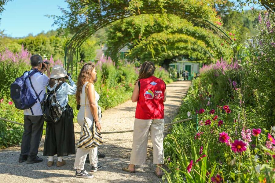 From Paris: Giverny Day Trip with Audio Guide or Live Guide - What to bring: shoes, snacks, and small comfort upgrades