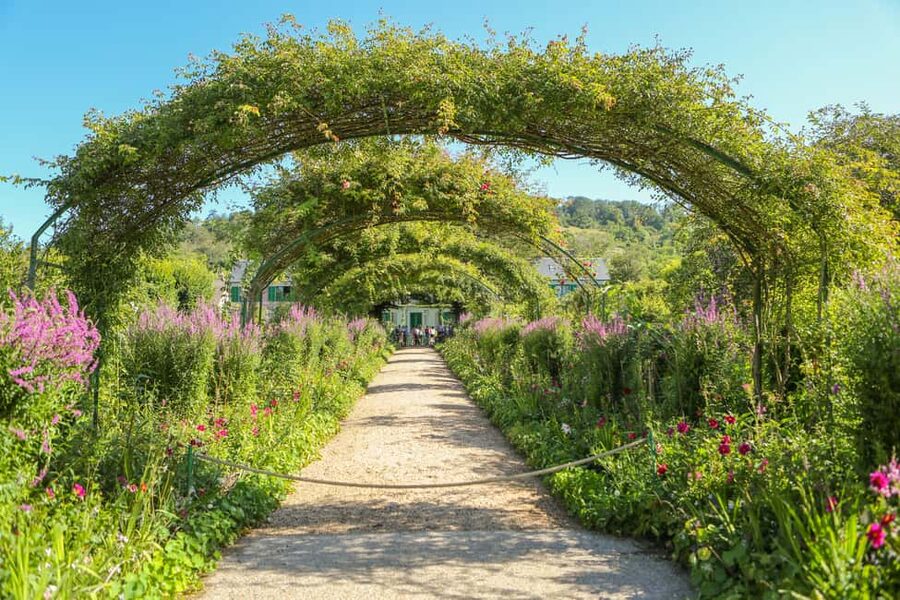 From Paris: Giverny Day Trip with Audio Guide or Live Guide - Price and value: when $93 makes sense from Paris