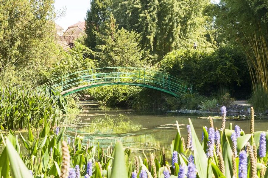 From Paris: Guided Day Trip to Monet's Garden in Giverny - Claude Monet’s Tomb: A Modest Ending That Feels Right