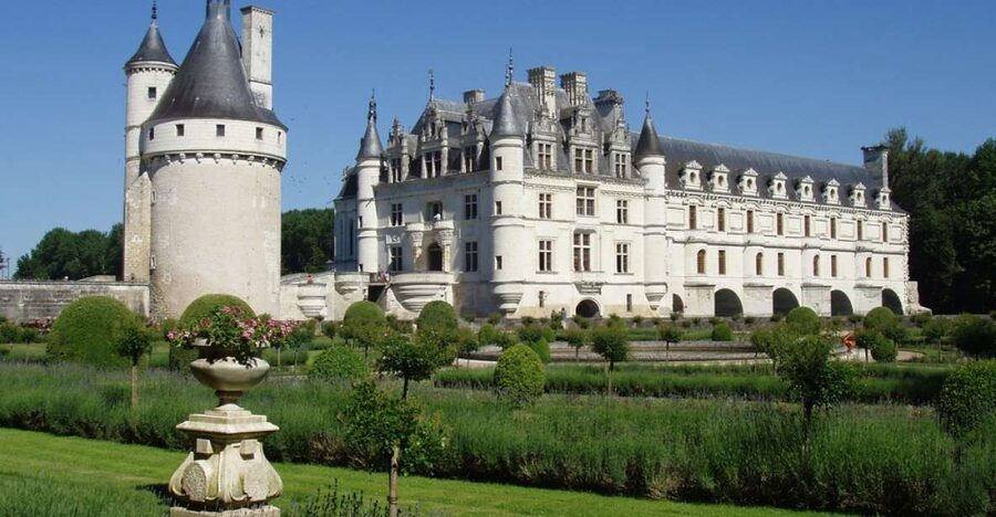 From Paris: Loire Valley Castles Full-Day Tour with Lunch - Chambord Castle: the park walk you will remember