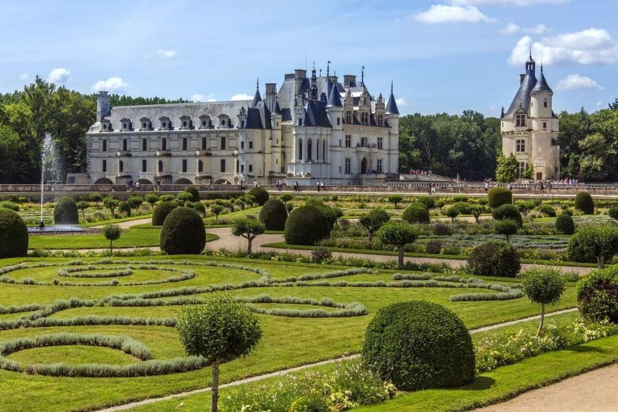 From Paris: Loire Valley Castles Tour with Hotel Transfers - Lunch and breaks: plan for your own food needs