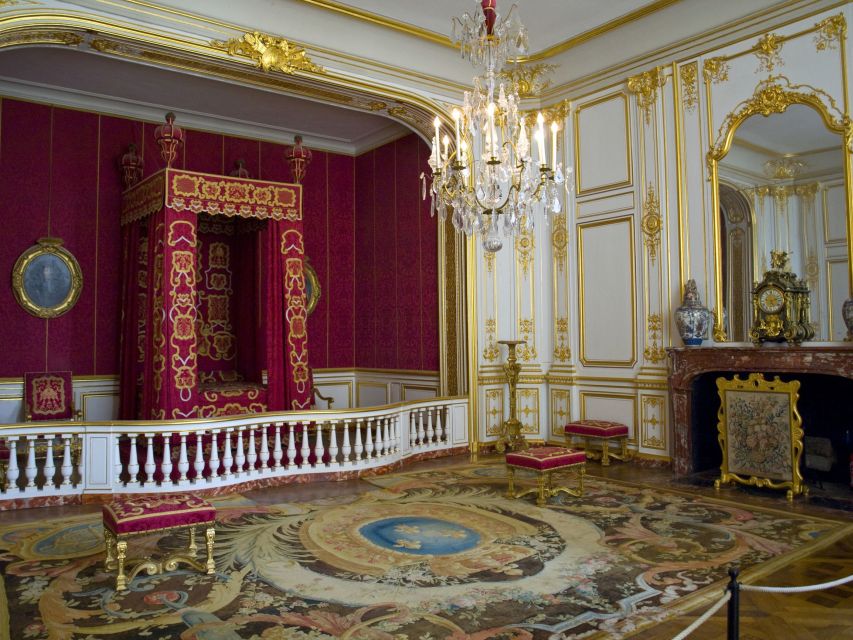 From Paris: Loire Valley Castles Tour with Hotel Transfers - Comfortable shoes, minimal baggage, and group pace