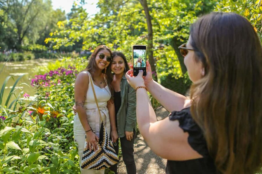 From Paris: Monet Impressionism Tour to Giverny by Minibus - Getting There by Minibus, and What 5 Hours Really Means