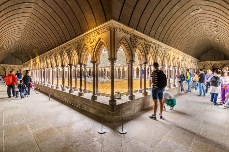From Paris: Mont Saint Michel Day Trip with a Guide - Paris to Mont Saint Michel by Private Coach: Plan for the Long Ride