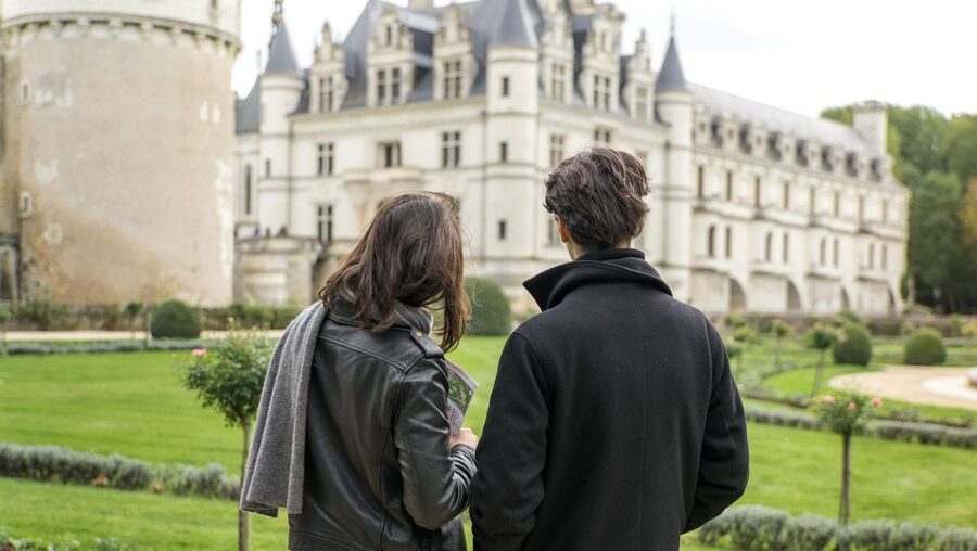 From Paris: Mont St Michel and Loire Valley 2 Day Tour - What the group format feels like in real life