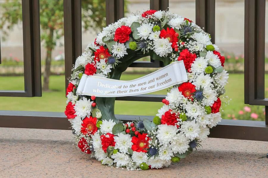 From Paris: Normandy D-Day Beaches Day Trip - Omaha Beach photo stop, then the American Cemetery’s quiet impact