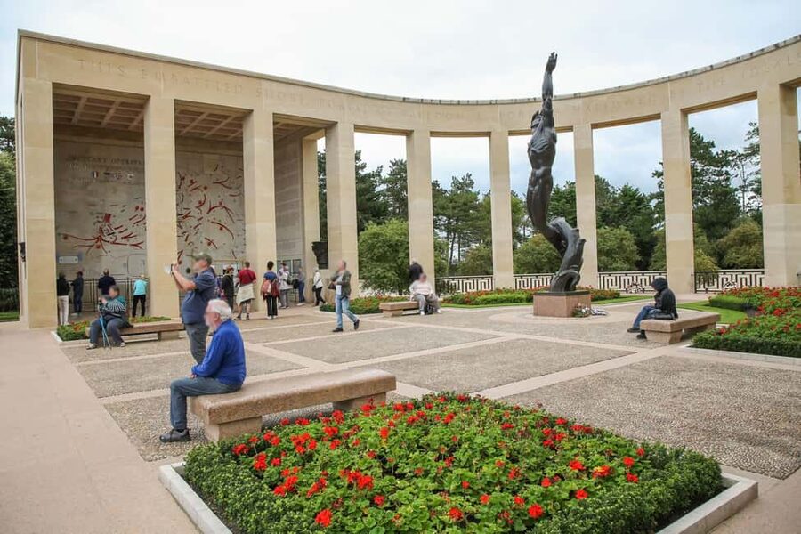 From Paris: Normandy D-Day Beaches Day Trip - Your guide makes or breaks this day