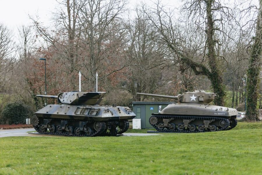 From Paris: Normandy D-Day Landing Beaches Full-Day Tour - Lunch on your own, and why a timed break helps
