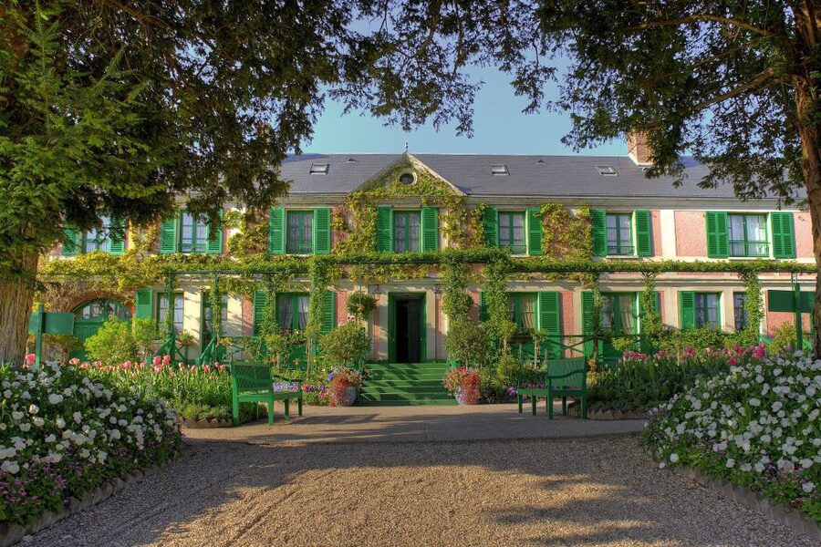 From Paris: Private Day Trip to Giverny and Auvers sur Oise - Giverny Morning: the calm start that makes Monet work