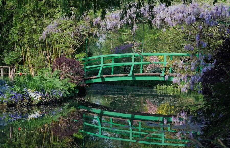 From Paris: Private Day Trip to Giverny and Auvers sur Oise - How the guide makes the art stops feel less like homework