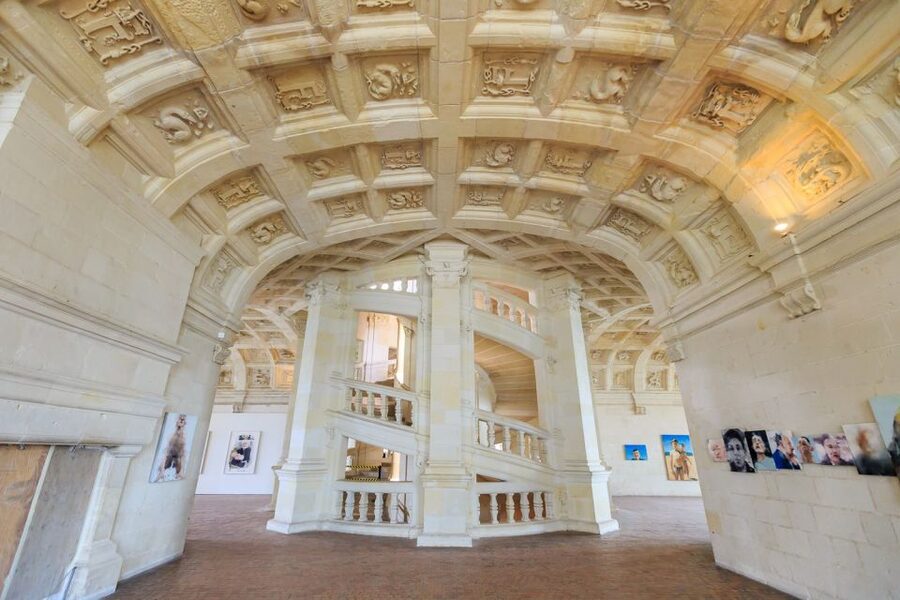 From Paris: Small-Group Loire Valley Castles Full-Day Tour - Château de Chambord: architecture theater and the staircase you came for