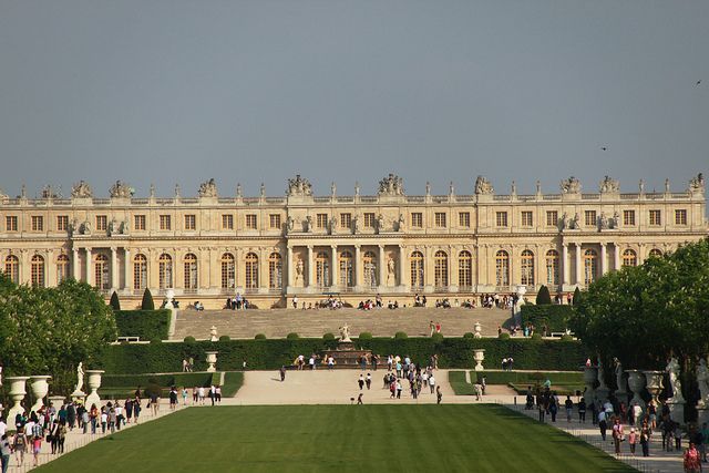 From Paris: Versailles Full-Day Guided Tour with Lunch - Entering the Palace: State Apartments and the Hall of Mirrors Route