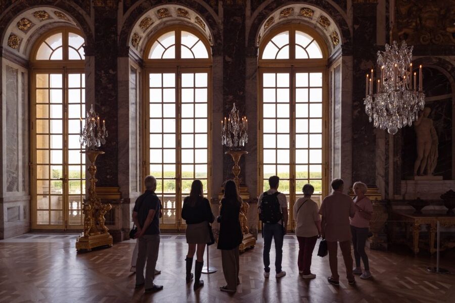 From Paris: Versailles Full-Day Trip by Train - Practical logistics: what to watch out for in Paris stations