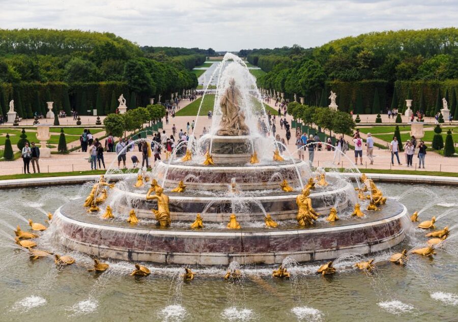 From Paris: Versailles Palace and Gardens Guided Day Trip - From Saint-Lazare to Versailles: the logistics that save your day