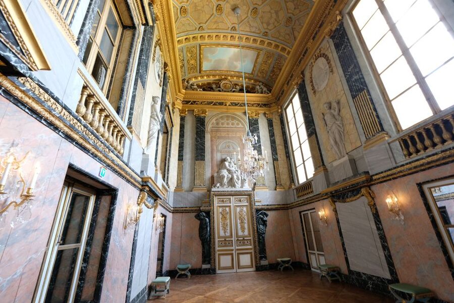 From Paris: Versailles Palace and Gardens Guided Day Trip - Price and value: what $124 really buys you