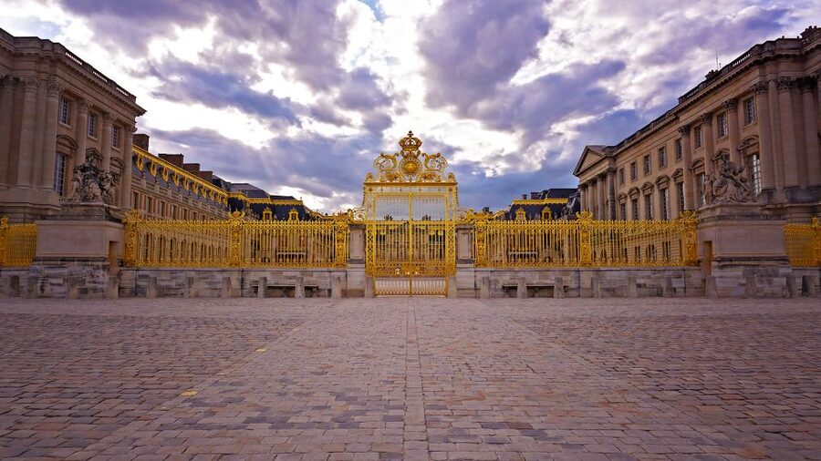 From Paris: Versailles Palace and Gardens Guided Experience - Meeting at Invalides: Simple, But Be On Time