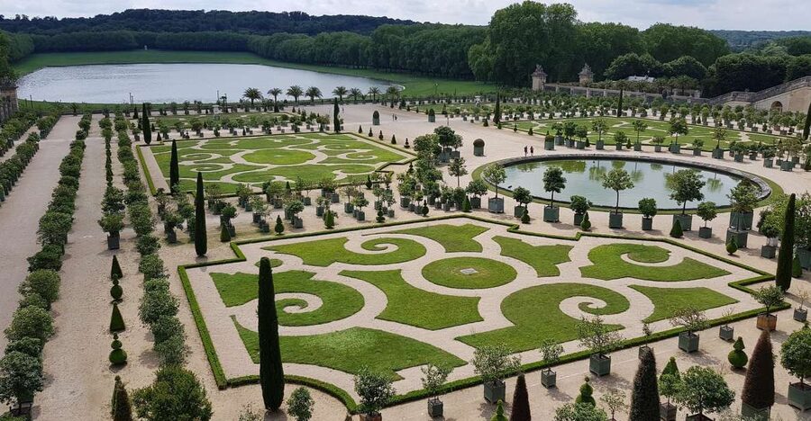 From Paris: Versailles Palace and Gardens Guided Experience - Guided Versailles Gardens: Skip the Line and Get the Story
