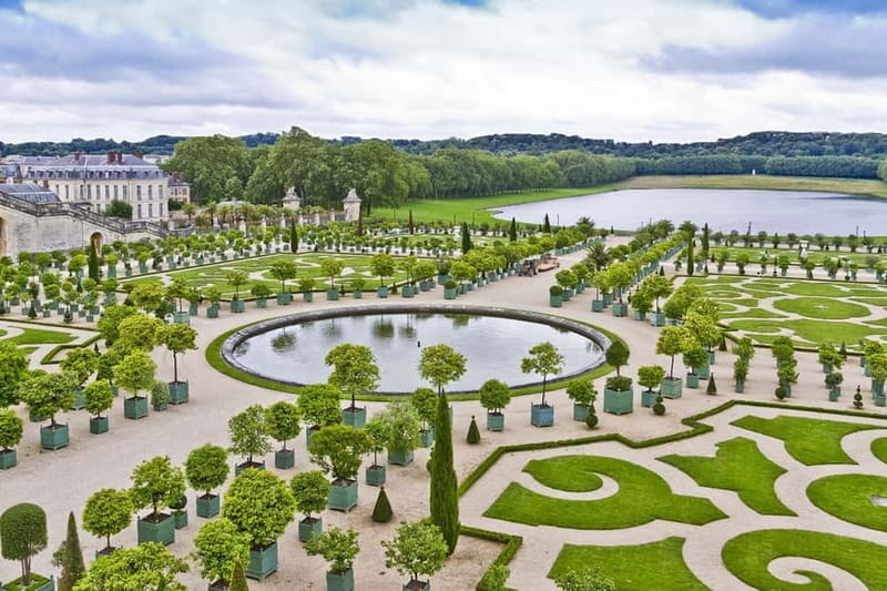 From Paris: Versailles Palace and Gardens with Transfer - What is not included, and how to plan around it