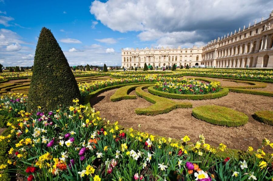 From Paris: Versailles Palace and Gardens with Transfer - Who should book this Versailles Palace and Gardens tour?