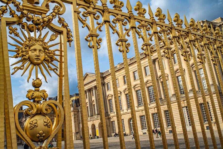 From Paris: Versailles Palace & Gardens Private Guided Tour - The Guide Factor: Julien’s Style and What It Means for You