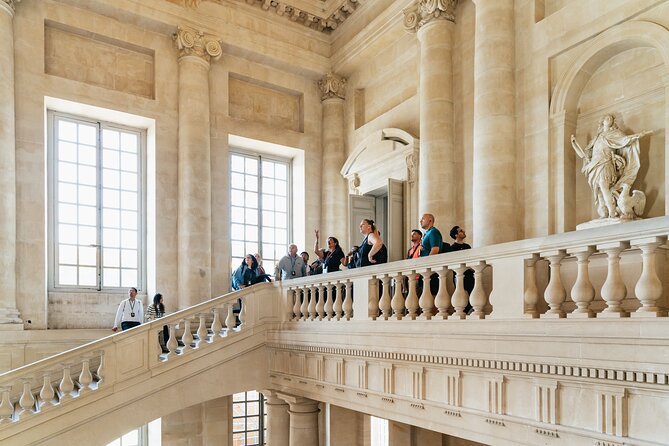 From Paris: Versailles Palace Live Tour with Gardens Access - Choosing guided gardens vs. self-guided: what changes