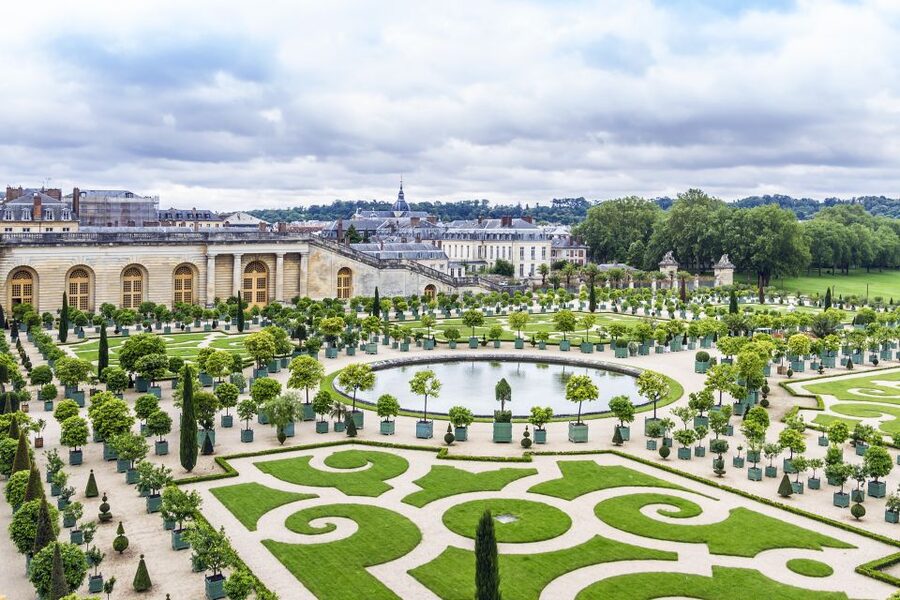 From Paris: Versailles Palace Small Group Half-Day Tour - Skip-the-line entry and how the guide keeps you moving