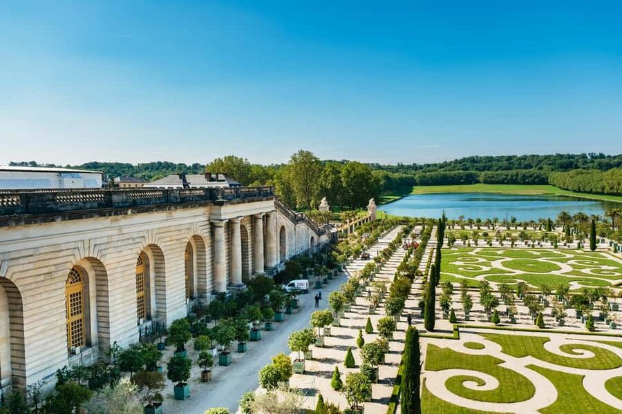 From Paris: Versailles Skip-the-Line Tour & Gardens Access - Coach ride to Versailles: comfortable, but not built for bathroom breaks