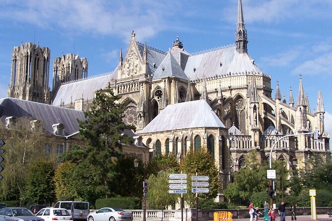 Full Day All-inclusive Tour in Champagne from Paris in a Minivan - Practical tips to make the tastings and long day feel good
