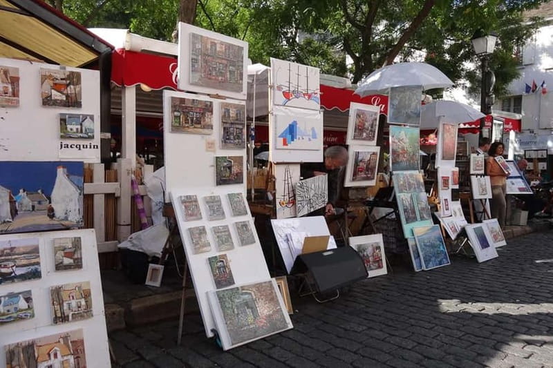 German private Walking Tour through Montmartre & Passages - “Passing through” Paris: Grands Boulevards and the slow reveal of the city