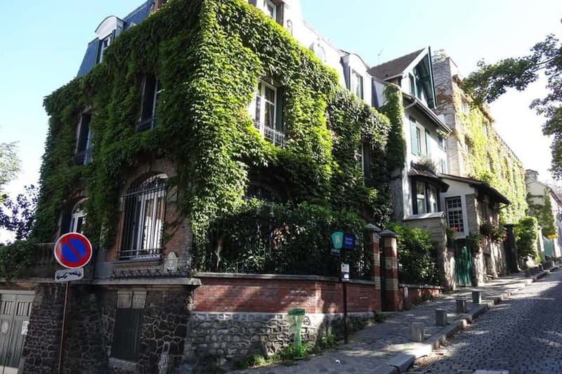 German private Walking Tour through Montmartre & Passages - The 19th-century passages: where Paris feels small and special