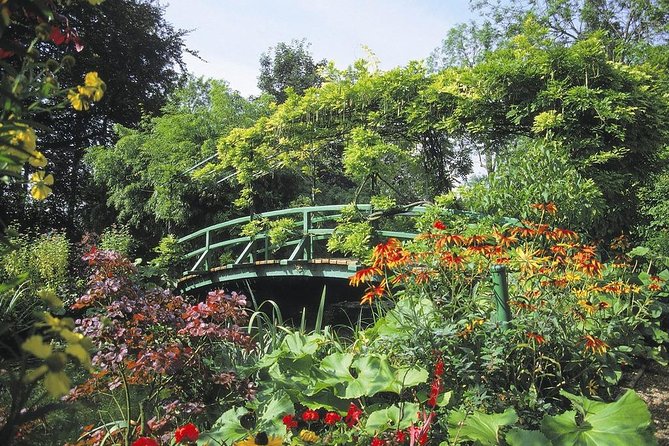 Giverny and Versailles Private Full-Day Tour - The water lily ponds and Japanese bridges at Giverny