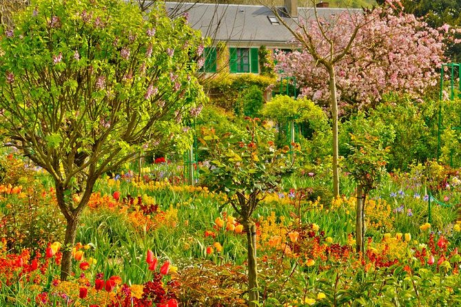 Giverny & Auvers sur Oise Private Day Trip with Monet & Van Gogh Tour from Paris - The quiet reset at Eglise Sainte-Radegonde de Giverny