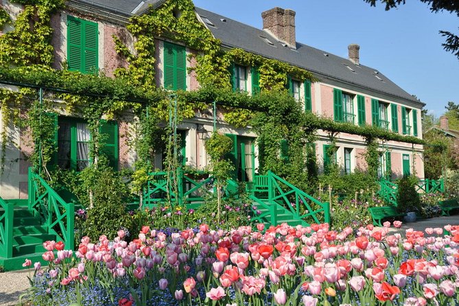Giverny & Auvers sur Oise Private Day Trip with Monet & Van Gogh Tour from Paris - Eglise Notre-Dame and the cemetery trail: following the footsteps