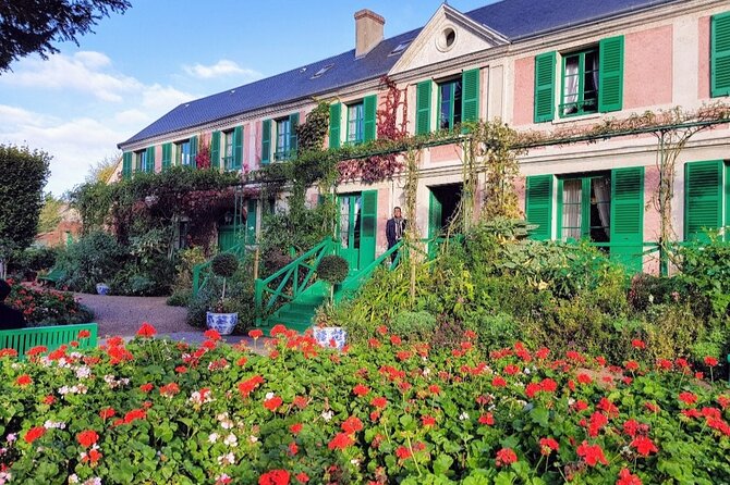 Giverny Auvers Van Gogh Private Guided Day Tour from Paris - Monet’s House and gardens: why this stop feels different than a quick exterior