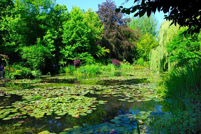 Giverny Auvers Van Gogh Private Guided Day Tour from Paris - Auvers sur Oise in the afternoon: walking the town where van Gogh stayed