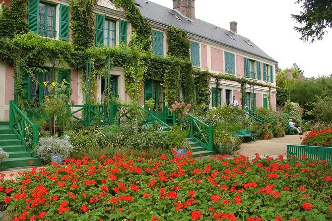Giverny Half Day Guided Trip with Monet's House & Gardens from Paris by minivan - Paris to Giverny without the transit headache