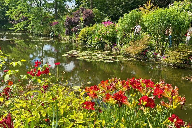 Giverny Half-Day Small-Group Tour from Paris – Max 7 Guests - Fondation Claude Monet: house, studio, and the gardens in one focused visit
