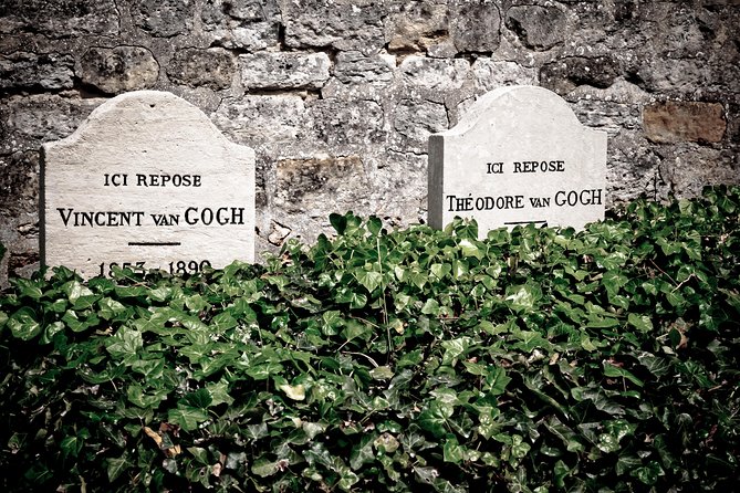 Giverny Monet's Garden & Auvers-sur-Oise with Van Gogh House Full Day From Paris - Monet’s home visit: 30 minutes that can feel both short and sweet