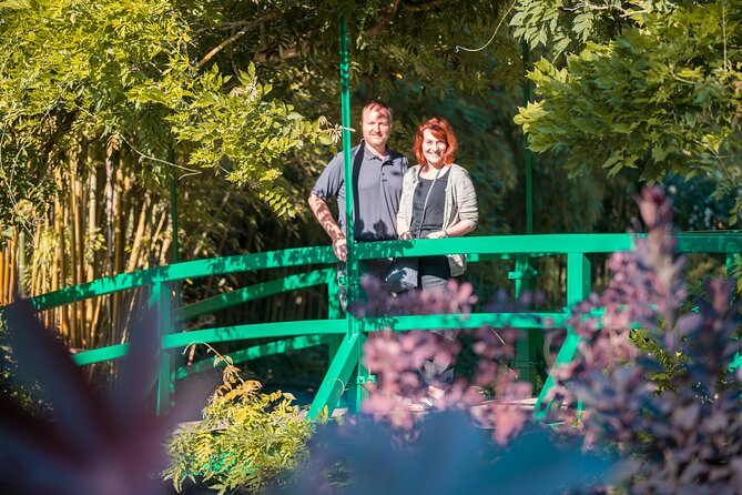 Giverny Monet's Garden & Auvers-sur-Oise with Van Gogh House Full Day From Paris - Morning logistics from Café des Dames to Giverny