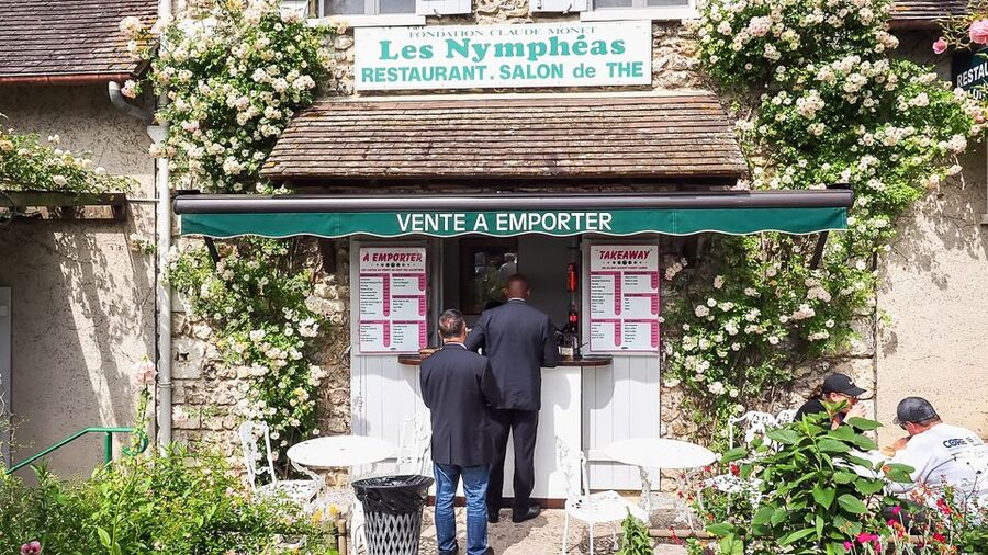 Giverny: Monet's House and Gardens Guided Tour - Skip-the-line entry at Fondation Monet: worth it in real life