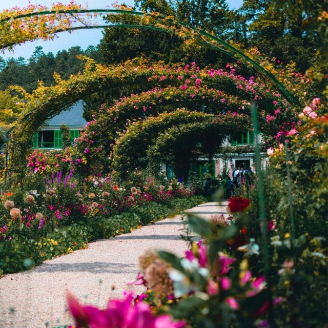 Giverny : Monet's house & Gardens Private tour from Paris - Skip-the-line tickets that actually change your experience