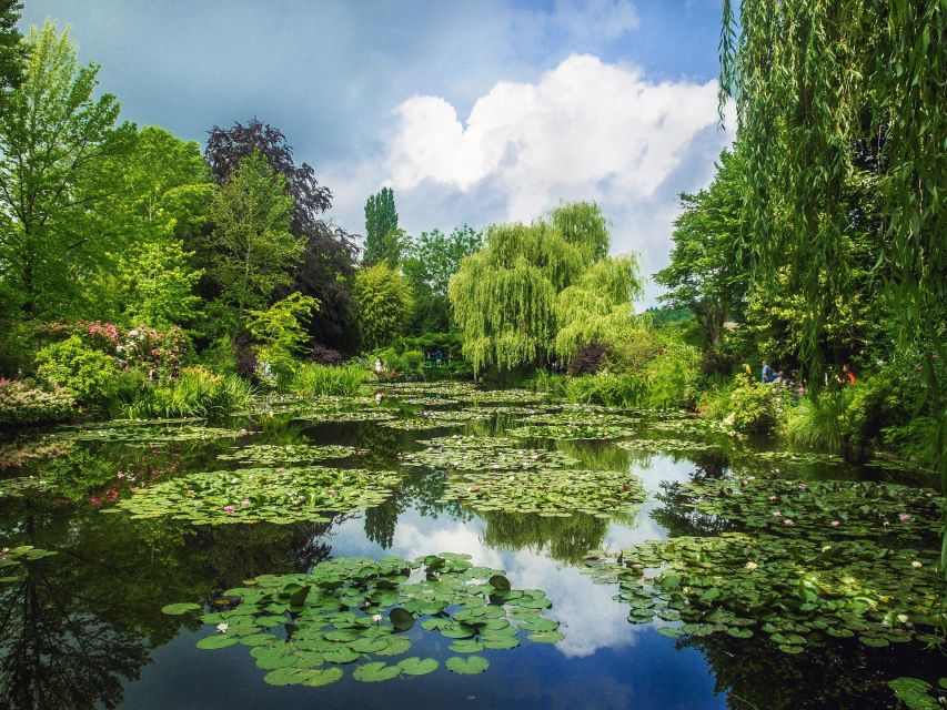 Giverny Private Guided Walking Tour - Meeting in front of Monet House (84 Rue Claude Monet)