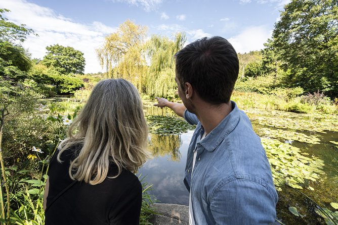 Giverny & Versailles Audio Guided Day Trip with Lunch from Paris - The coach ride from Paris: where the time goes