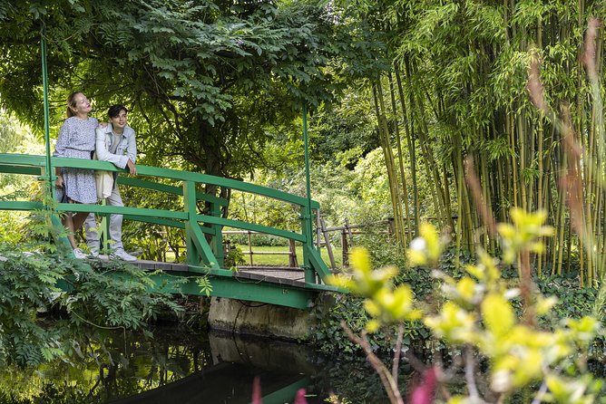 Giverny & Versailles Private Day Tour with Lunch from Paris - Giverny at Clos Normand: The Monet Gardens You Actually Came For