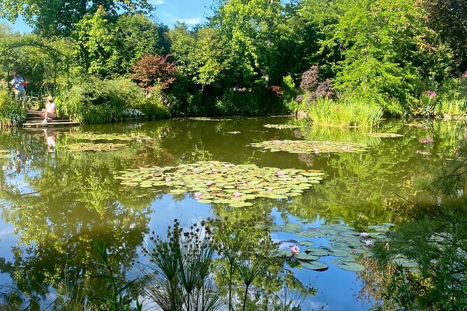 Giverny Versailles Trianon Small Group from Paris by Minivan - Versailles Gardens Hour: Photo Time and How to Make It Count